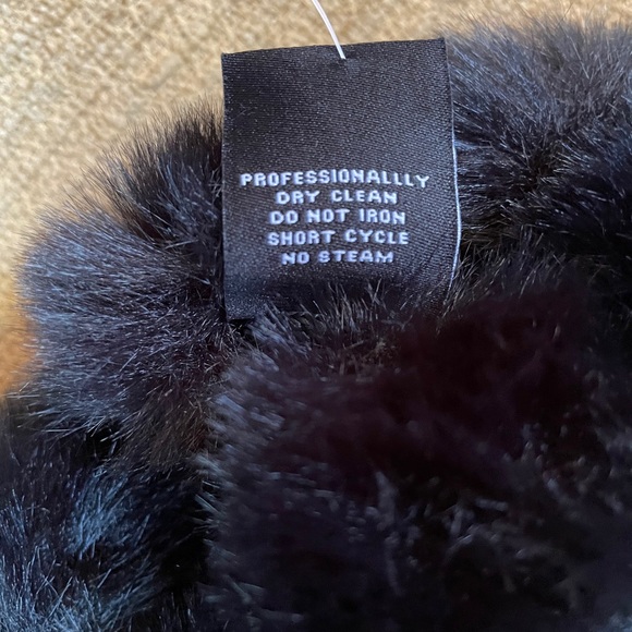 GORGEOUS Faux Fur Infinity Scarf - Picture 5 of 9